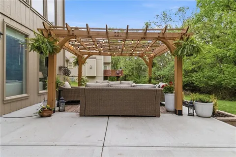 $515,000 | 5716 North Beaman Avenue, Kansas City, MO 64151