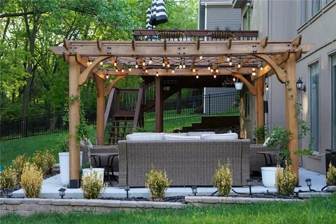 $515,000 | 5716 North Beaman Avenue, Kansas City, MO 64151