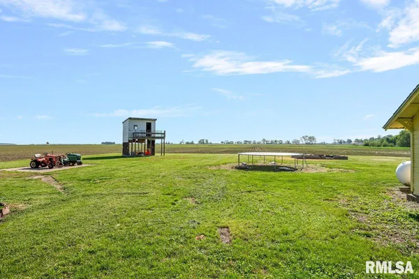 $239,900 | 2034 North 1800 East Road, Stonington, IL 62567