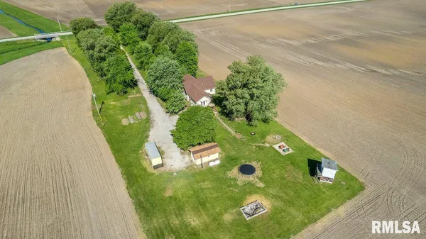 $239,900 | 2034 North 1800 East Road, Stonington, IL 62567