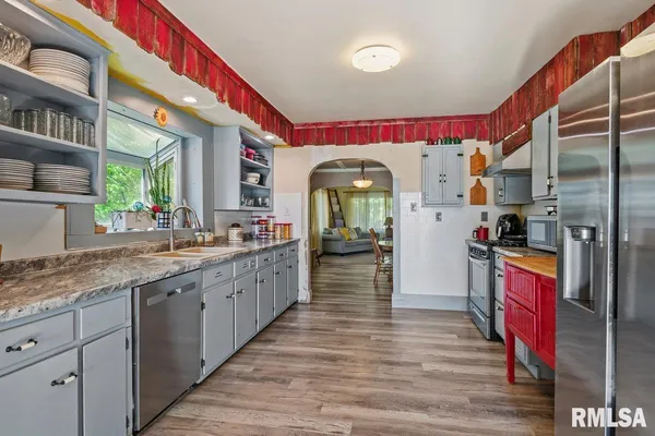 $239,900 | 2034 North 1800 East Road, Stonington, IL 62567