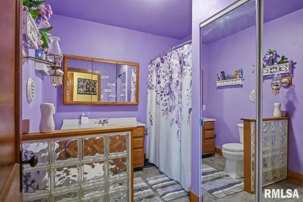 $239,900 | 2034 North 1800 East Road, Stonington, IL 62567