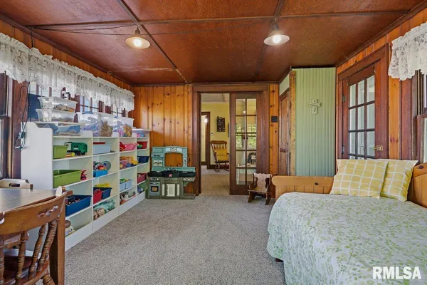 $239,900 | 2034 North 1800 East Road, Stonington, IL 62567