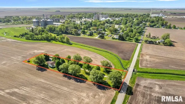 $239,900 | 2034 North 1800 East Road, Stonington, IL 62567