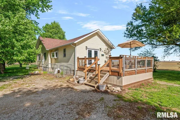 $239,900 | 2034 North 1800 East Road, Stonington, IL 62567