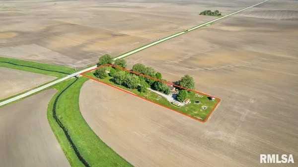 $239,900 | 2034 North 1800 East Road, Stonington, IL 62567