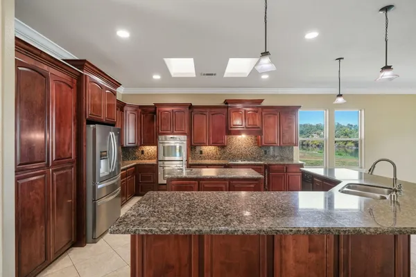 $925,000 | 22894 Blue Jay Lane, Anderson, CA 96007