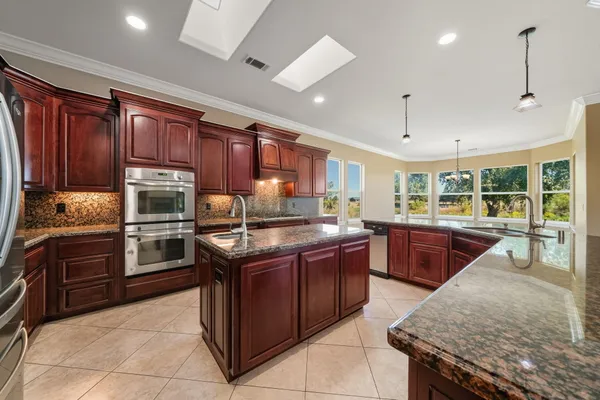 $925,000 | 22894 Blue Jay Lane, Anderson, CA 96007