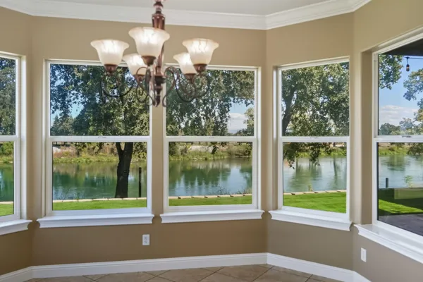 $925,000 | 22894 Blue Jay Lane, Anderson, CA 96007