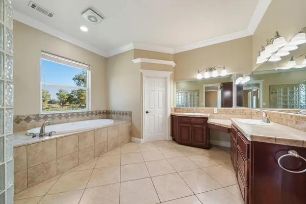 $925,000 | 22894 Blue Jay Lane, Anderson, CA 96007