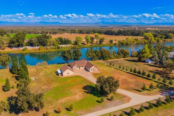 $925,000 | 22894 Blue Jay Lane, Anderson, CA 96007