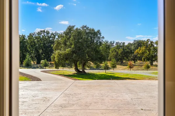 $925,000 | 22894 Blue Jay Lane, Anderson, CA 96007