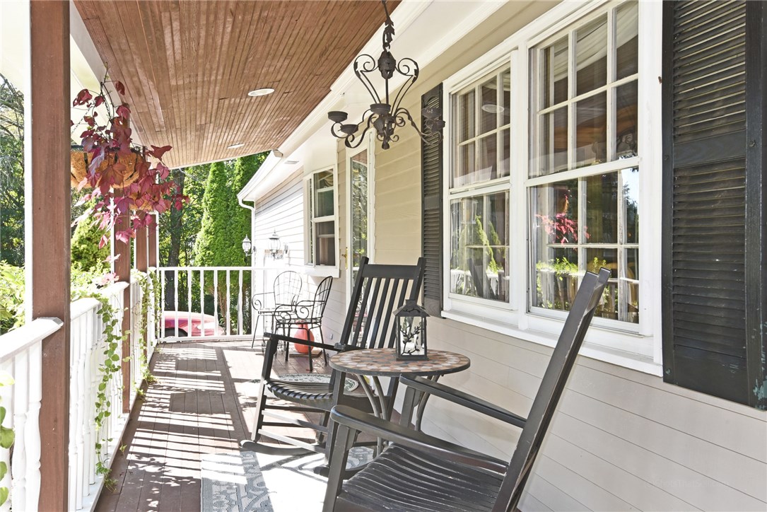 136 Spring Road North Kingstown, RI 02852 - Photo 3 of 35 Gallery Image 3