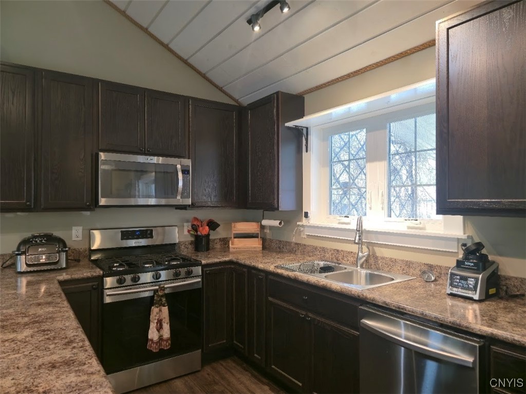 1003 Waterview Drive Vienna, NY 13308 - Photo 11 of 29