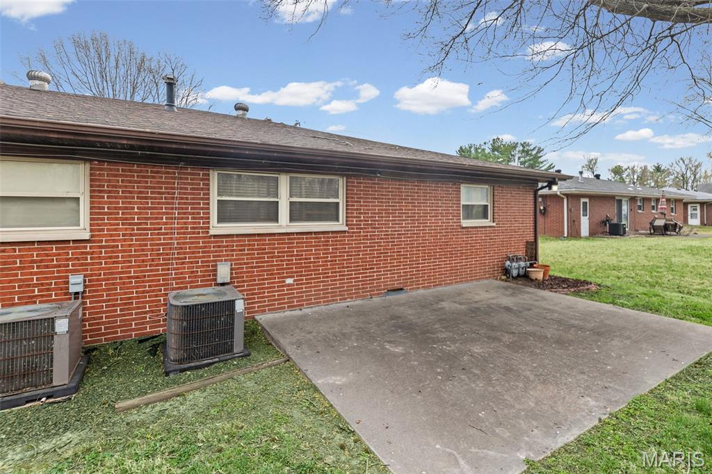 717 Royal Heights Road Belleville, IL 62226 - Photo 5 of 5