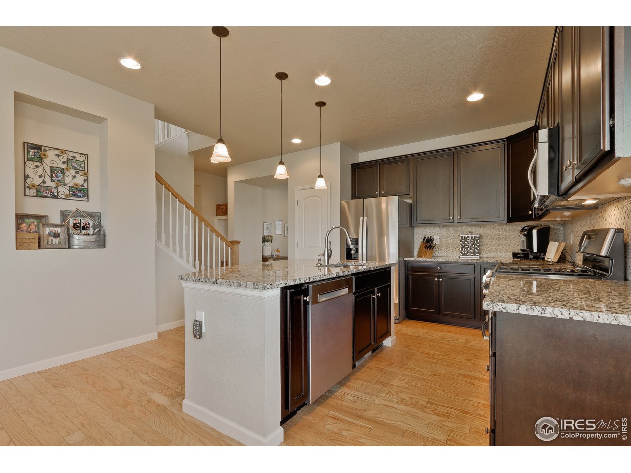 Kitchen w/Upgraded Finishes