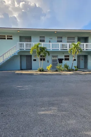 $2,500 | 1001 Southeast 3rd Street, Unit 3, Deerfield Beach, FL 33441