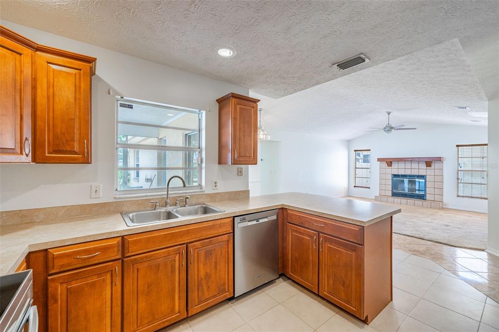 1426 Buckner Road Valrico, FL 33596 - Photo 14 of 42