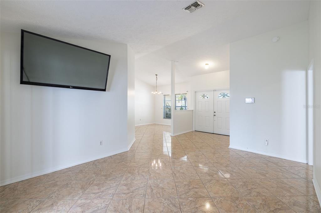 1426 Buckner Road Valrico, FL 33596 - Photo 9 of 42