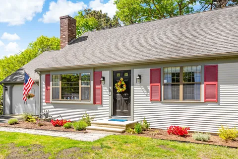 $685,000 | 7 Bonnie Briar Drive, Osterville, MA 02655