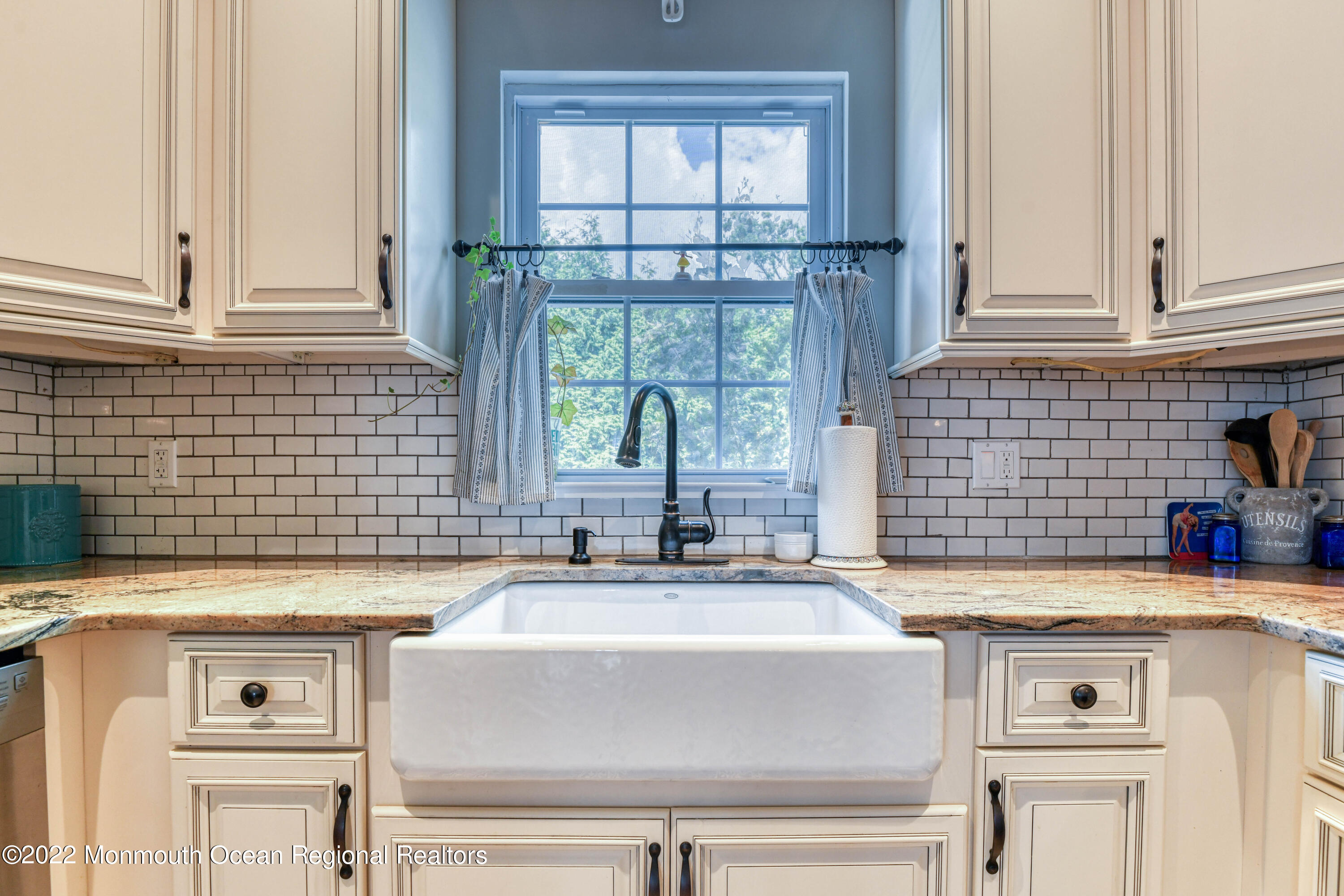 1505 Emory Street, Unit WINTER RENTAL Asbury Park, NJ 07712 - Photo 18 of 51 Farm Sink