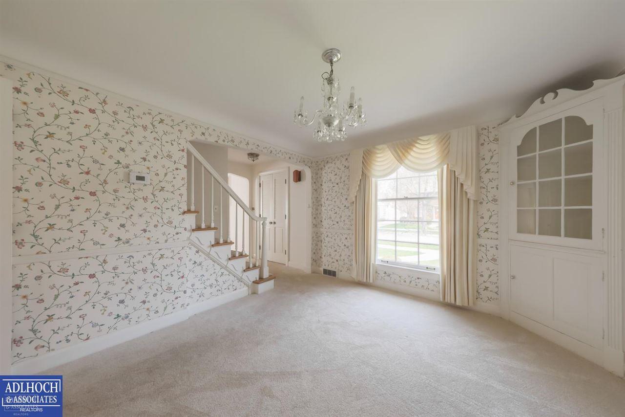 1395 Hampton Road Grosse Pointe Woods, MI 48236 - Photo 7 of 29