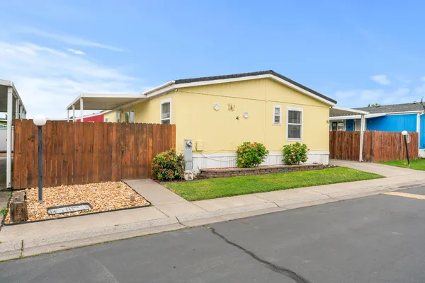 $99,000 | 1570 South Peach Street, Unit SPC 31, Medford, OR 97501