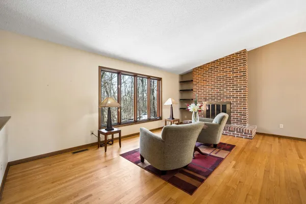 $549,900 | 5210 Shady Lane, Excelsior, MN 55331