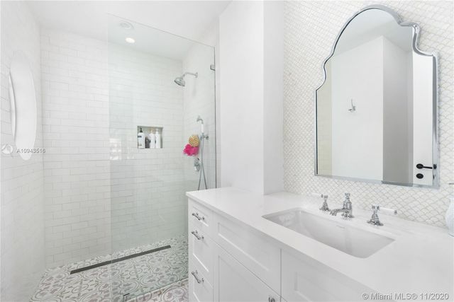 $2,865,000 | 1346 South Greenway Drive, Coral Gables, FL 33134