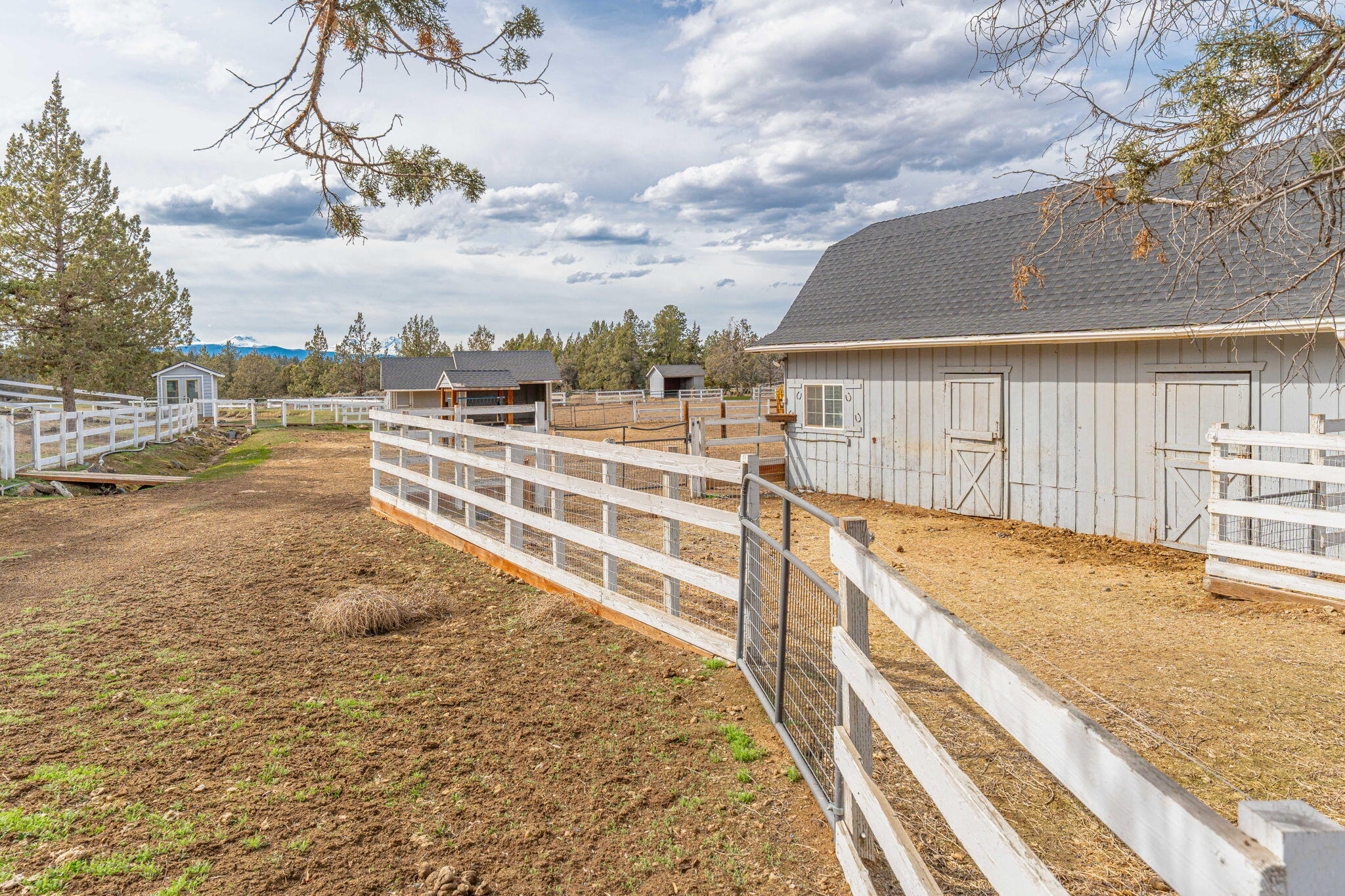 62575 Stenkamp Road Bend, OR 97701 - Photo 40 of 49 27-web-or-mls-Riley_Visuals-27