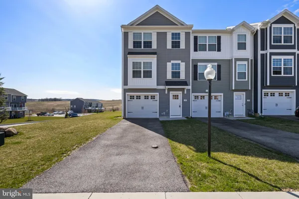 $2,300 | 0 H Street, Unit 112, Carlisle, PA 17013