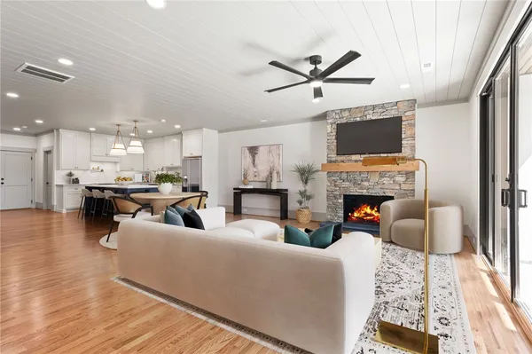 $949,631 | 214 Holiday Avenue East, Clemson, SC 29631