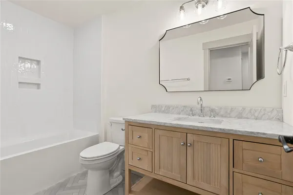 $949,631 | 214 Holiday Avenue East, Clemson, SC 29631