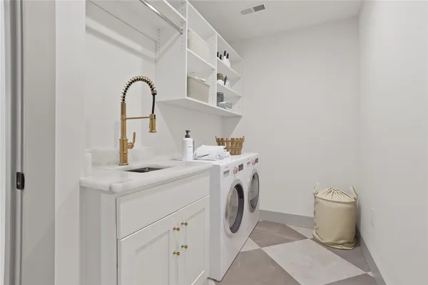 $949,631 | 214 Holiday Avenue East, Clemson, SC 29631