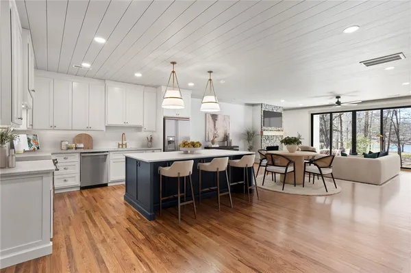 $949,631 | 214 Holiday Avenue East, Clemson, SC 29631