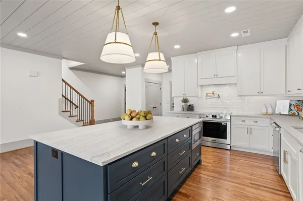 $949,631 | 214 Holiday Avenue East, Clemson, SC 29631