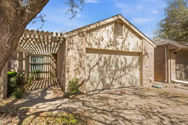 $435,000 | 4139 Rosser Square, Dallas, TX 75244