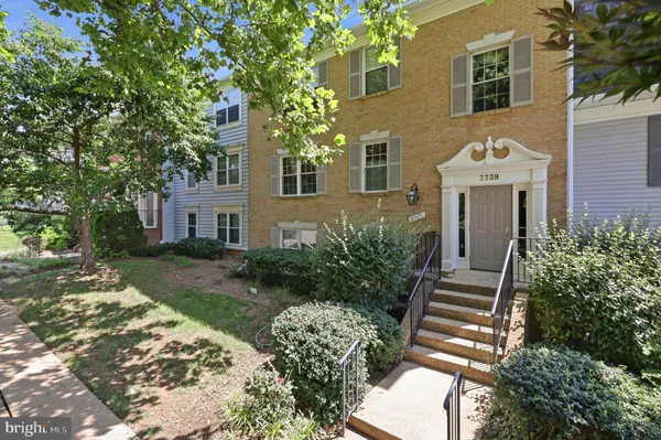 $2,400 | 7739 Inversham Drive, Unit 185, Falls Church, VA 22042