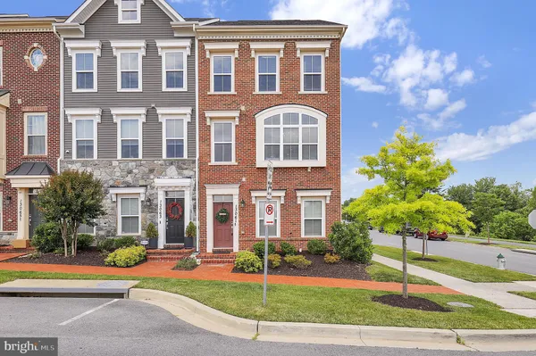 $699,000 | 13061 Clarksburg Square Road, Clarksburg, MD 20871