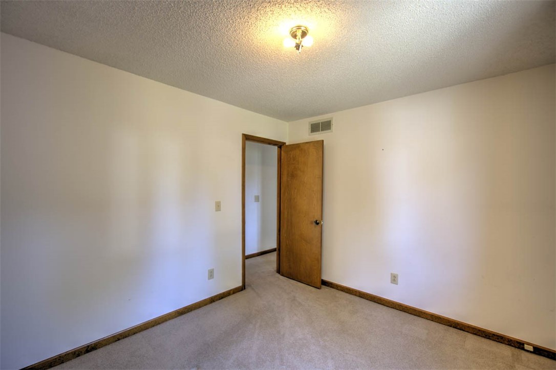 2186 Barding Avenue Decatur, IL 62526 - Photo 18 of 31