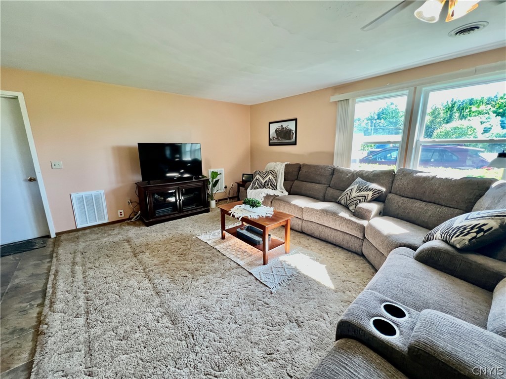 1738 Co Rte 7 Oswego, NY 13126 - Photo 5 of 24