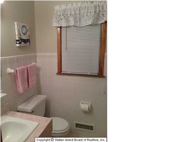 302 Beach Road Staten Island, NY 10312 - Photo 5 of 7 Additional Photo