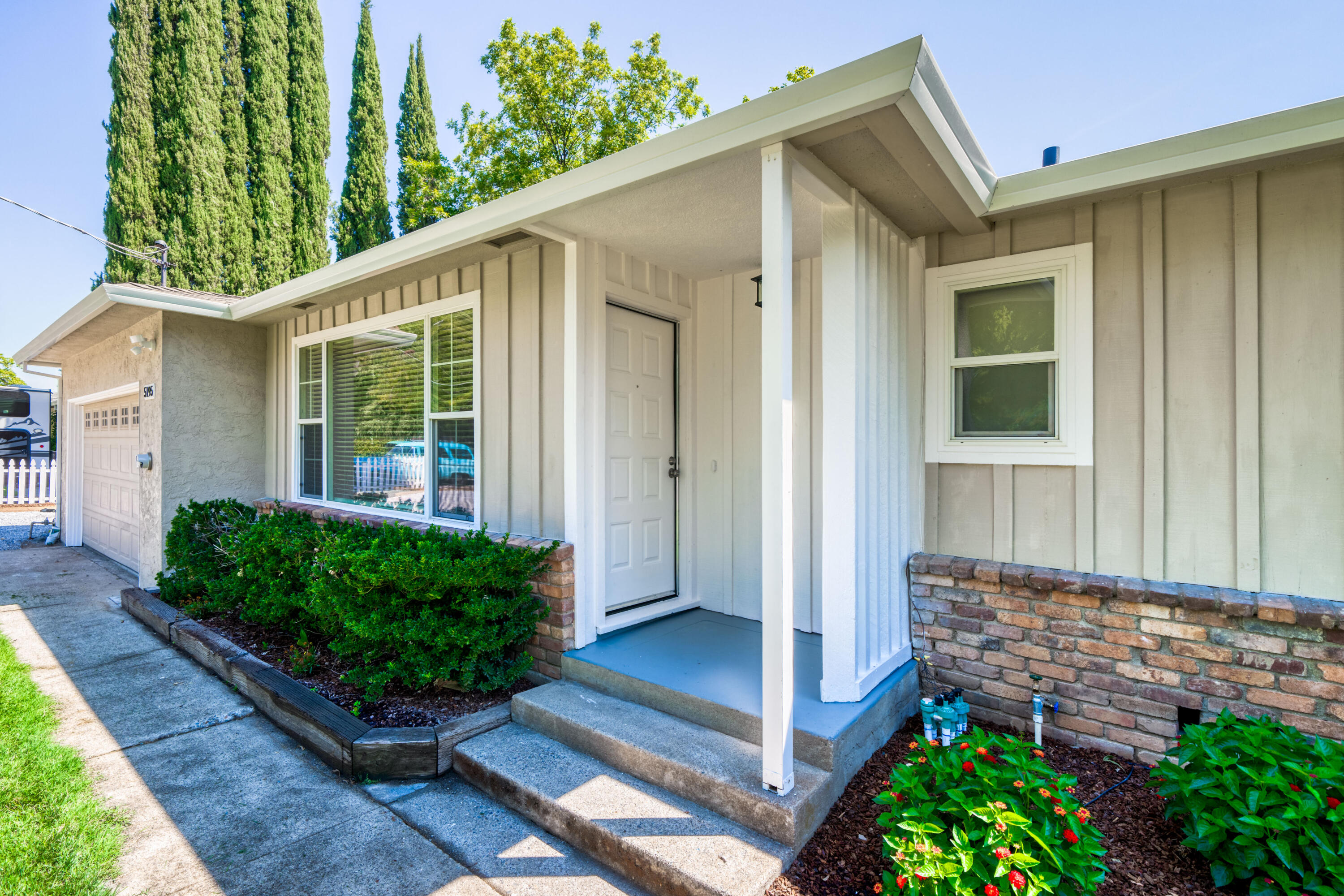 5195 Bidwell Road Redding, CA 96001 - Photo 3 of 21 Danit Dollar Vista Real Estate
