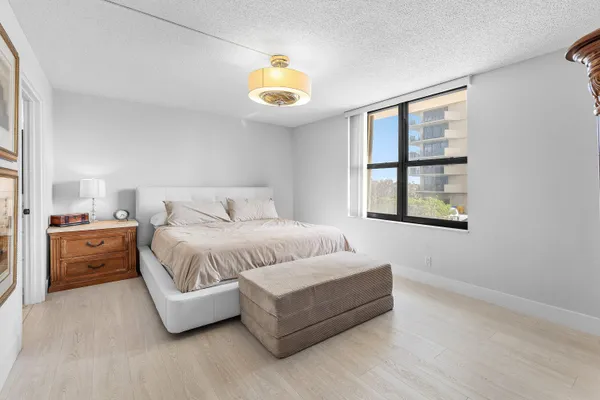 $5,500 | 5480 North Ocean Drive, Unit A1C, Singer Island, FL 33404