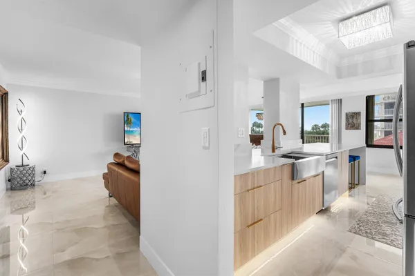 $5,500 | 5480 North Ocean Drive, Unit A1C, Singer Island, FL 33404