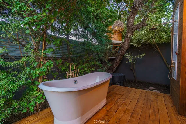 $2,199,995 | 704 Valita Street, Venice, CA 90291