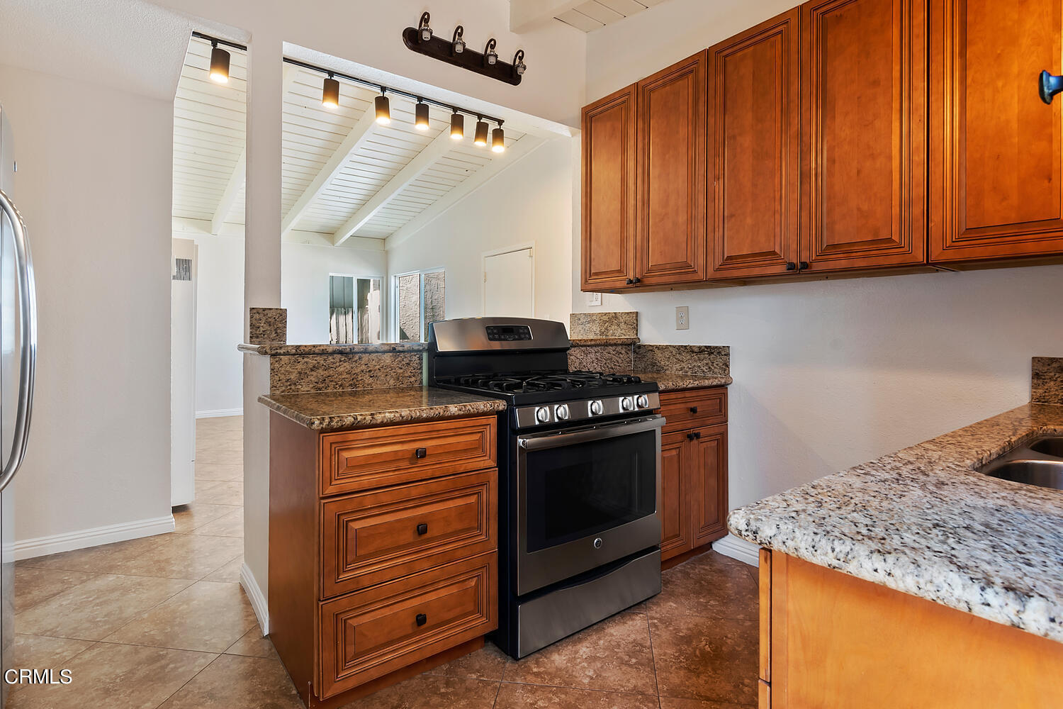 2309 Roosevelt Boulevard Oxnard, CA 93035 - Photo 26 of 40 2309 Roosevelt Blvd Oxnard CA-large-022-