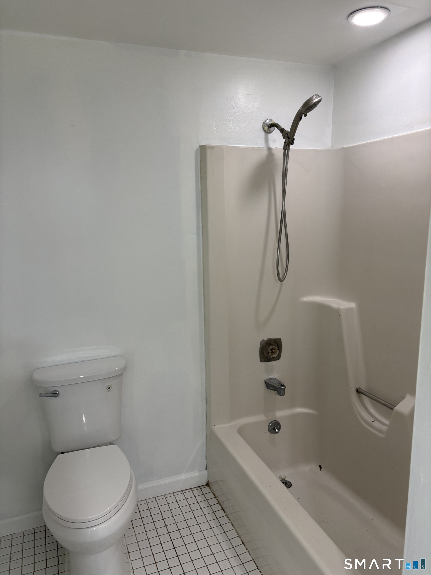 7 Padanaram Road, Unit C62 Danbury, CT 06811 - Photo 9 of 11