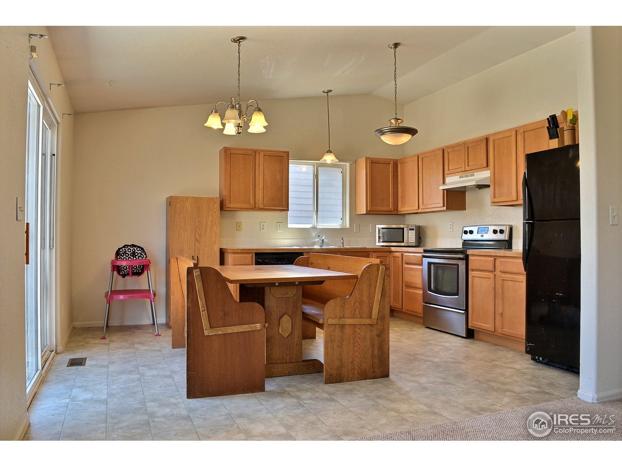 315 East 29th St Road Greeley, CO 80631 - Photo 6 of 15 Large Eat-In Kitchen