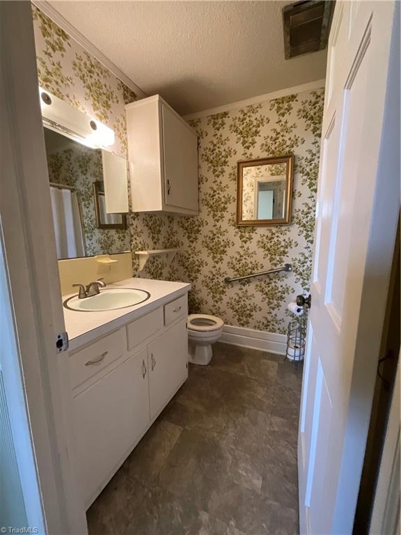 1158 Mountain View Road King, NC 27021 - Photo 20 of 43 Guest Bath